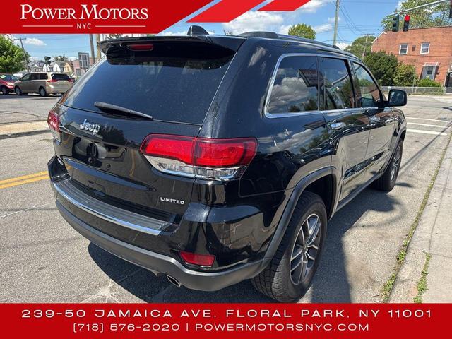 Photo of 2020 Diamond Black Crystal Pearlcoat Jeep Grand Cherokee