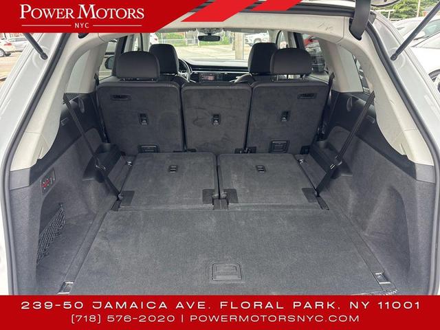Photo of 2023 Mythos Black Metallic Audi Q7