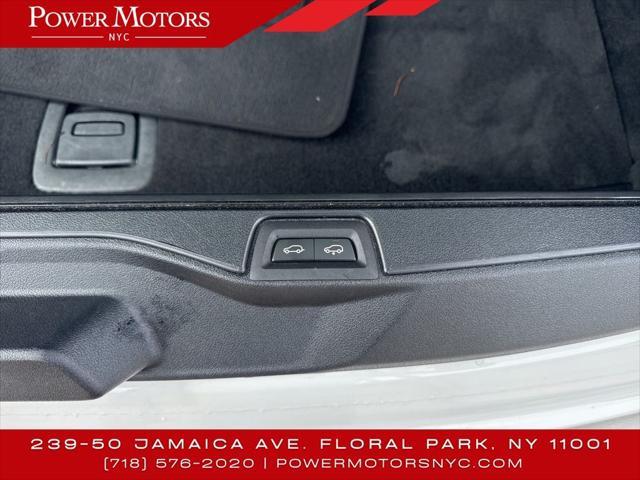 Photo of 2023 Phytonic Blue Metallic BMW X5 PHEV