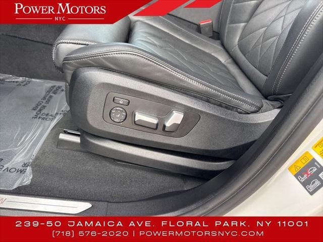 Photo of 2023 Phytonic Blue Metallic BMW X5 PHEV