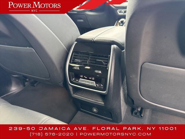 Photo of 2023 Phytonic Blue Metallic BMW X5 PHEV