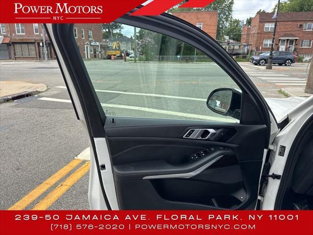Photo of 2023 Phytonic Blue Metallic BMW X5 PHEV