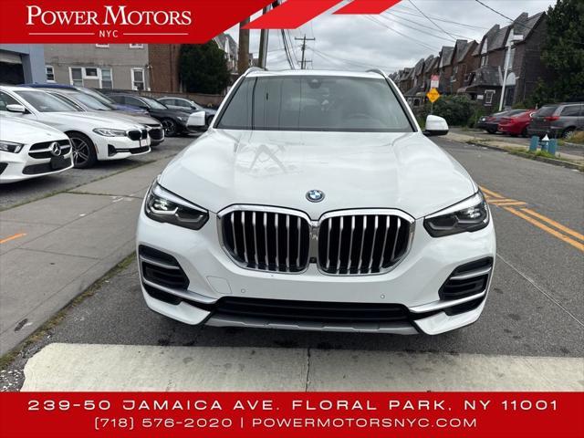 Photo of 2023 Phytonic Blue Metallic BMW X5 PHEV