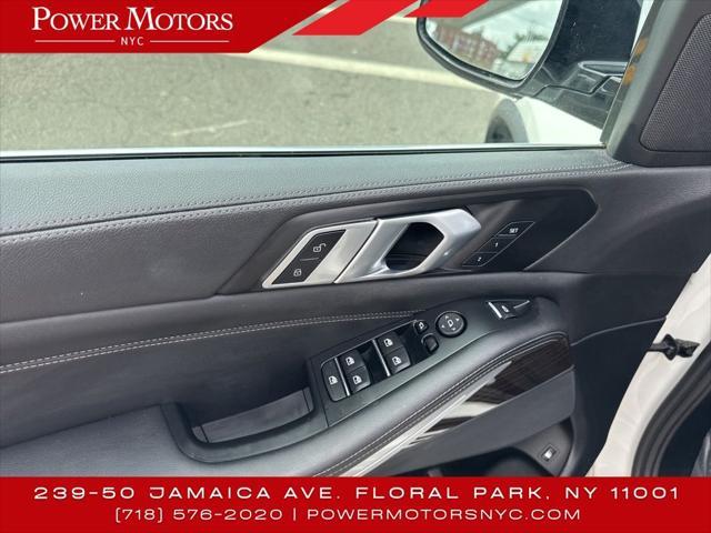 Photo of 2023 Phytonic Blue Metallic BMW X5 PHEV