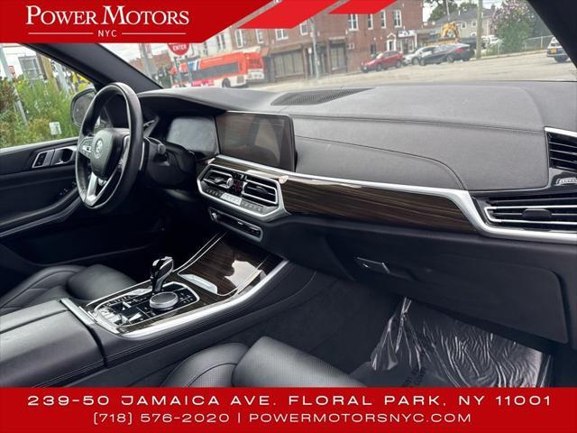 Photo of 2023 Phytonic Blue Metallic BMW X5 PHEV