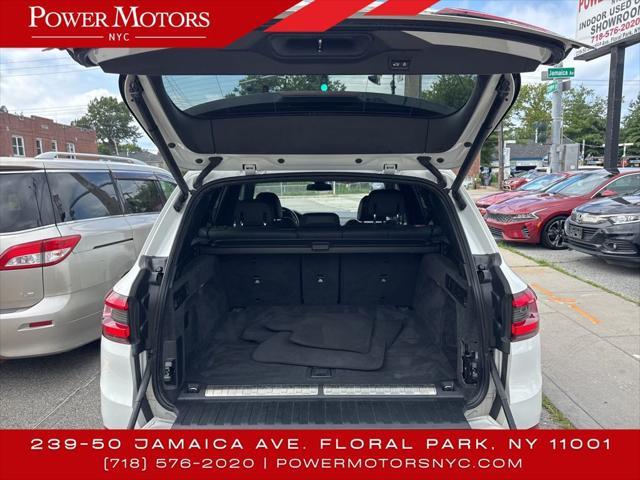 Photo of 2023 Phytonic Blue Metallic BMW X5 PHEV