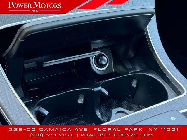 Photo of 2021 White Mercedes-Benz GLC 300