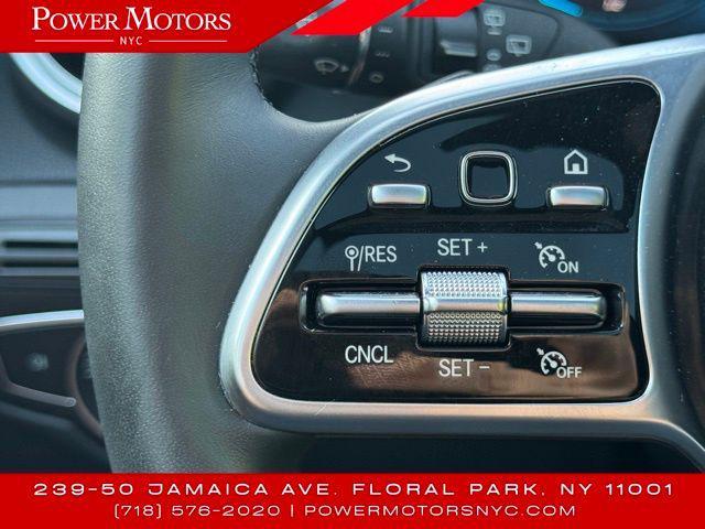 Photo of 2021 White Mercedes-Benz GLC 300