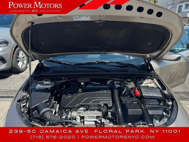 Photo of 2022 Mineral Gray Metallic Chevrolet Malibu
