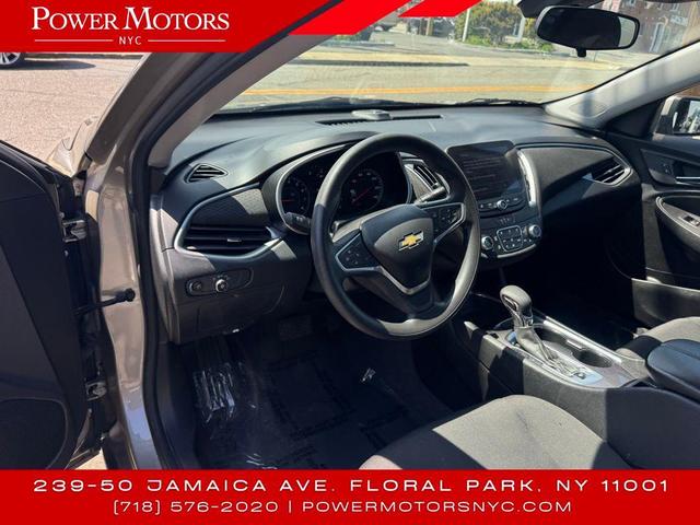 Photo of 2022 Mineral Gray Metallic Chevrolet Malibu