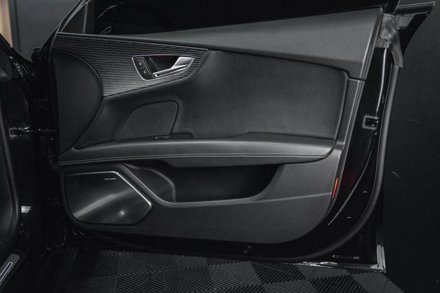Photo of 2014 Black Audi RS 7