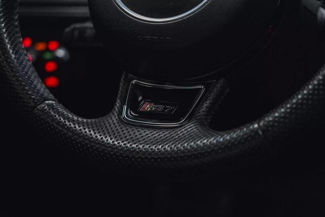 Photo of 2014 Black Audi RS 7