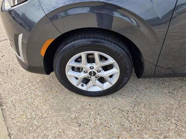 Photo of 2023 Gravity Gray Kia Soul