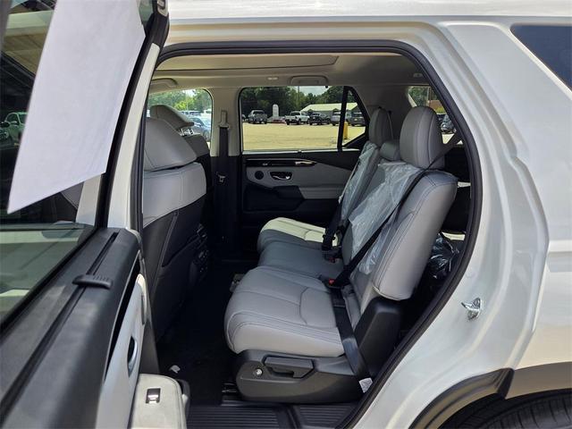 Photo of 2025 Platinum White Honda Pilot