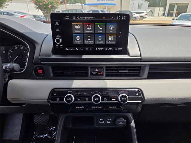 Photo of 2025 Platinum White Honda Pilot