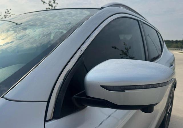 Photo of 2017 Brilliant Silver Nissan Rogue Sport