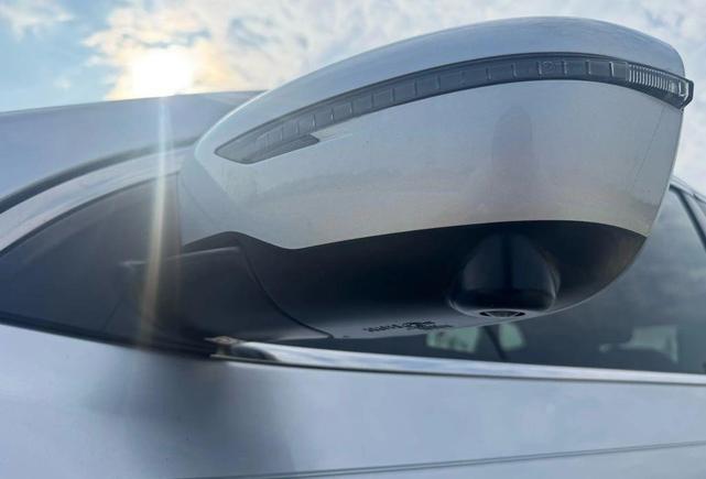 Photo of 2017 Brilliant Silver Nissan Rogue Sport