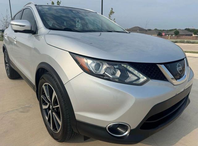 Photo of 2017 Brilliant Silver Nissan Rogue Sport