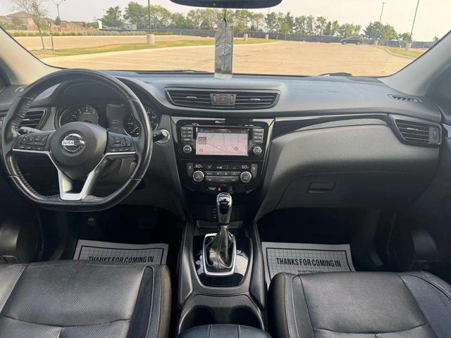 Photo of 2017 Brilliant Silver Nissan Rogue Sport