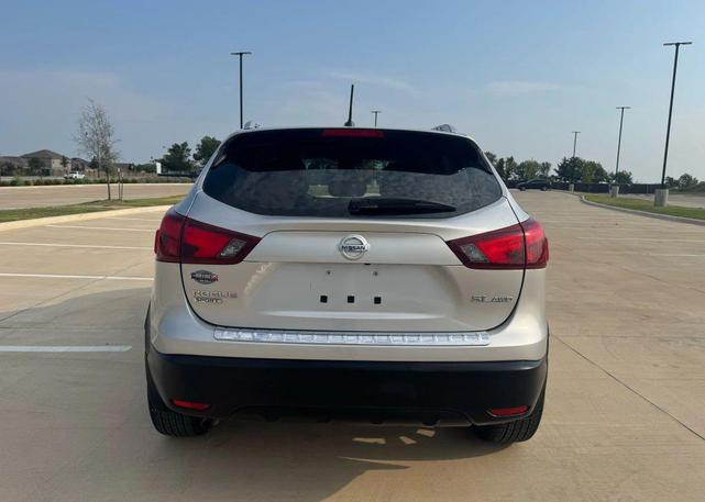 Photo of 2017 Brilliant Silver Nissan Rogue Sport