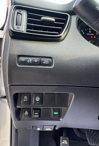 Photo of 2017 Brilliant Silver Nissan Rogue Sport