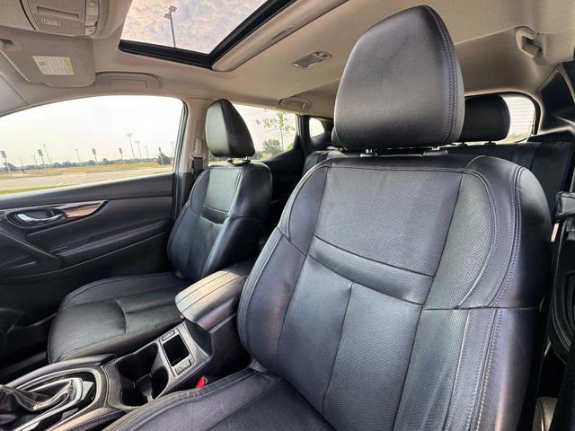 Photo of 2017 Brilliant Silver Nissan Rogue Sport
