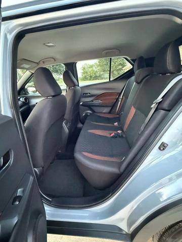 Photo of 2021 Gray Nissan Kicks