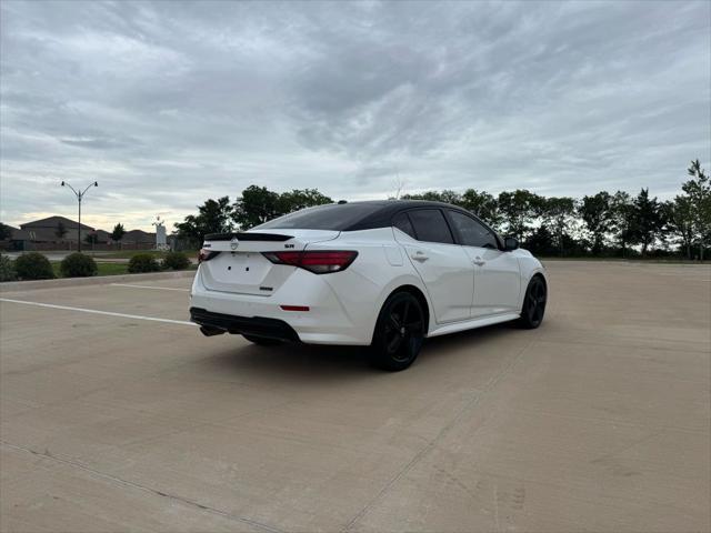 Photo of 2023 White Nissan Sentra