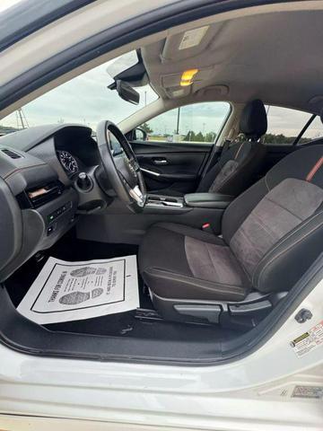 Photo of 2023 White Nissan Sentra