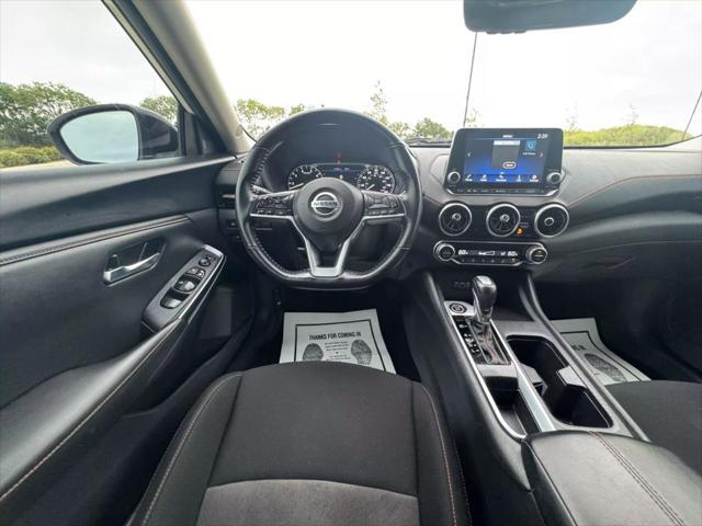 Photo of 2023 White Nissan Sentra
