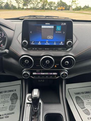Photo of 2023 White Nissan Sentra
