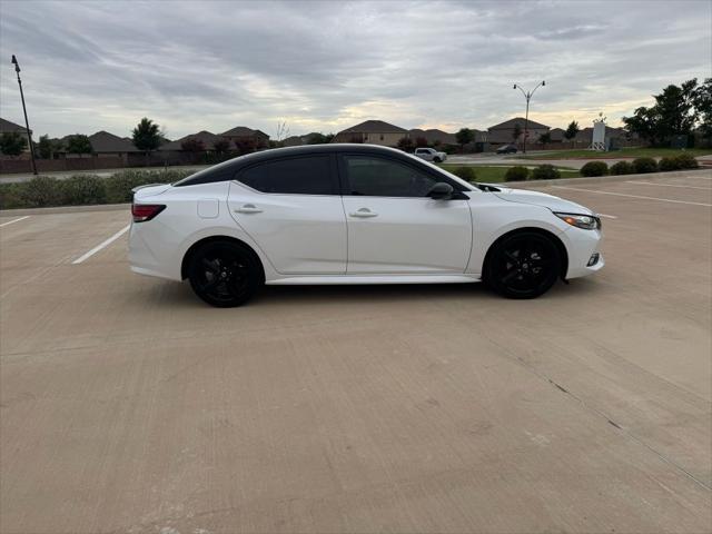 Photo of 2023 White Nissan Sentra