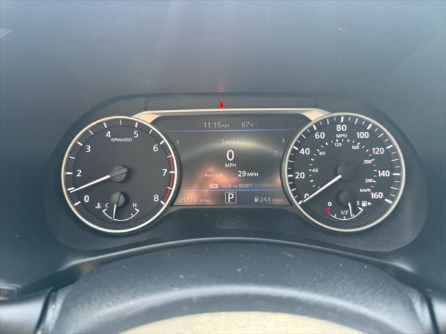 Photo of 2023 White Nissan Sentra