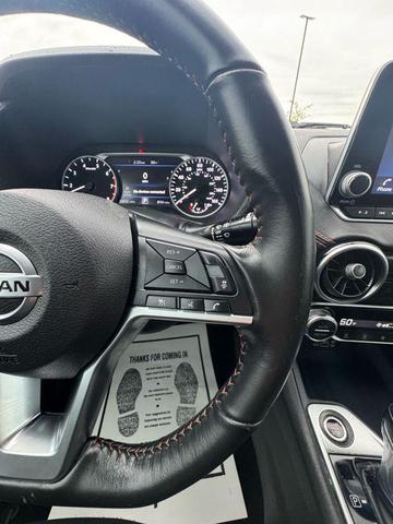 Photo of 2023 White Nissan Sentra