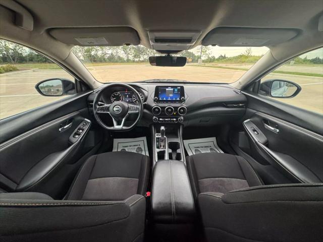 Photo of 2023 White Nissan Sentra