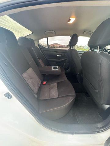 Photo of 2023 White Nissan Sentra
