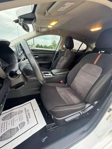 Photo of 2023 White Nissan Sentra