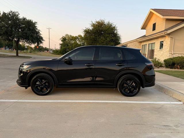 Photo of 2023 Crystal Black Pearl Honda HR-V