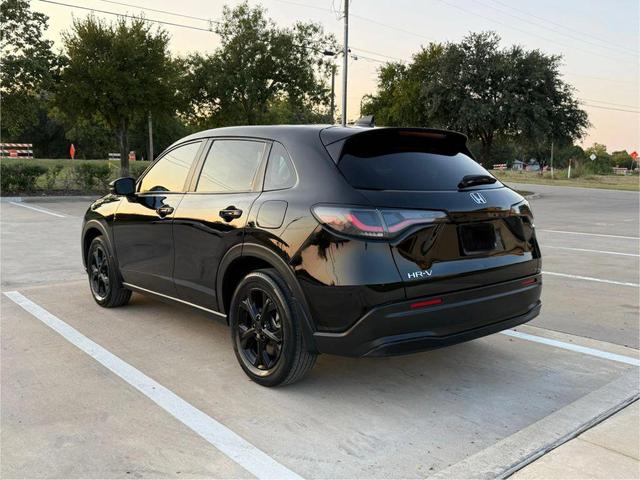 Photo of 2023 Crystal Black Pearl Honda HR-V