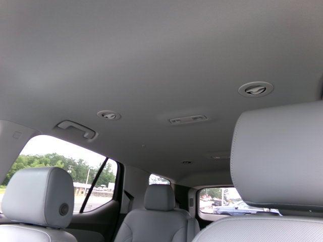 Photo of 2021 Iridescent Pearl Tricoat Chevrolet Traverse