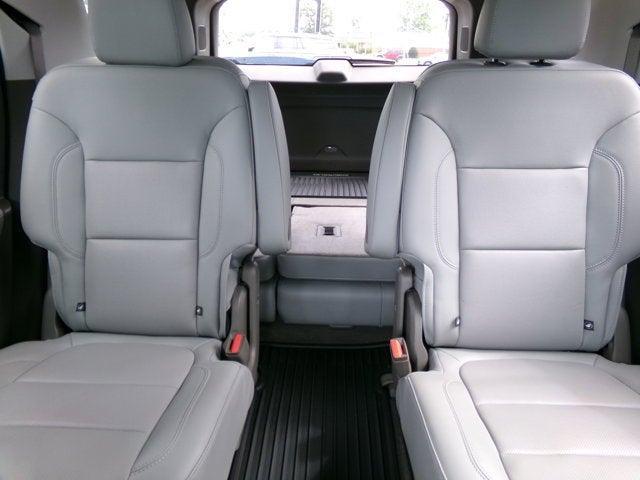 Photo of 2021 Iridescent Pearl Tricoat Chevrolet Traverse