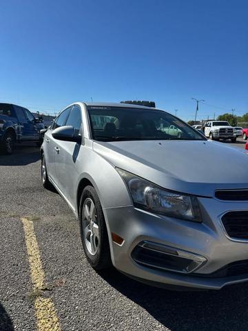 Photo of 2015 Silver Ice Metallic Chevrolet Cruze
