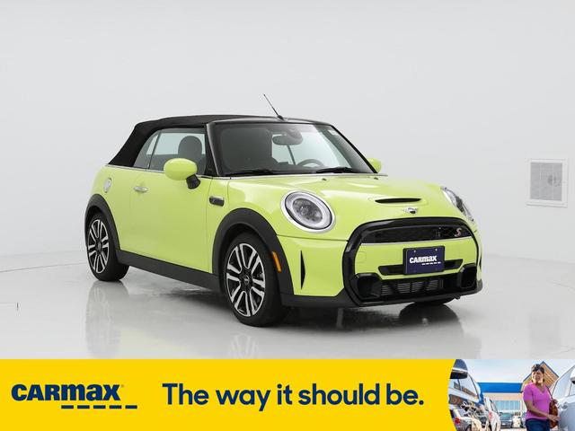 Photo of 2024 Green MINI Convertible