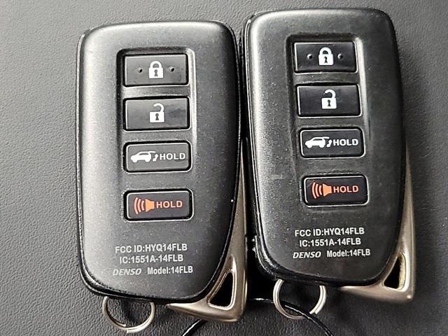 Photo of 2021 Gray Lexus RX 350