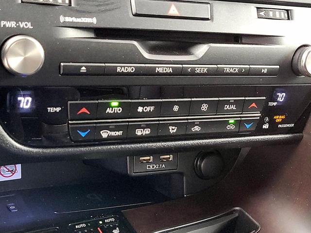 Photo of 2021 Gray Lexus RX 350