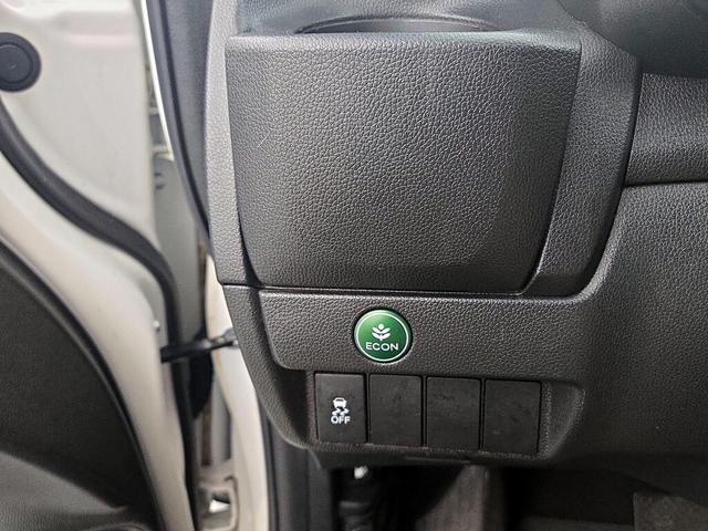 Photo of 2015 Pearl Honda Fit