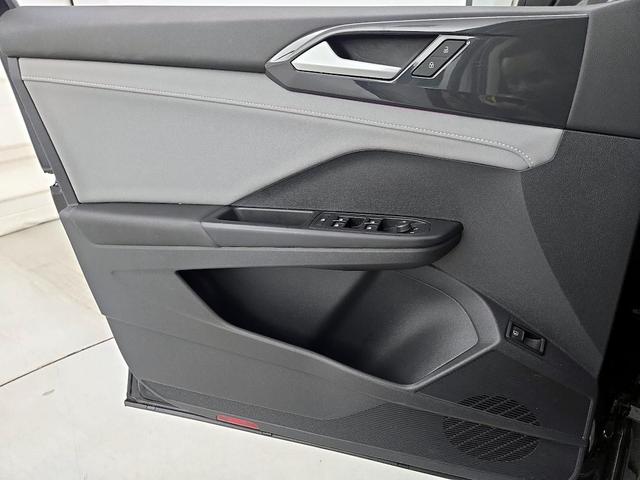 Photo of 2022 Black Volkswagen Taos