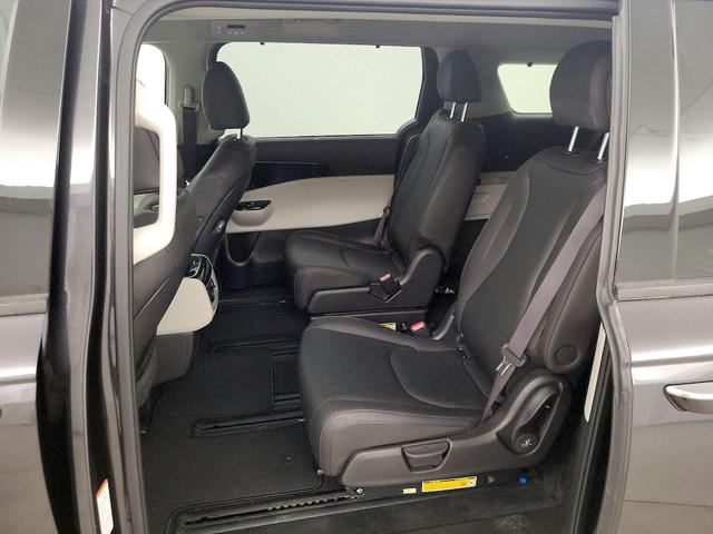 Photo of 2024 Black Kia Carnival