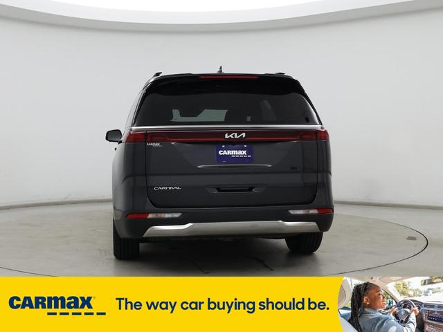Photo of 2024 Black Kia Carnival