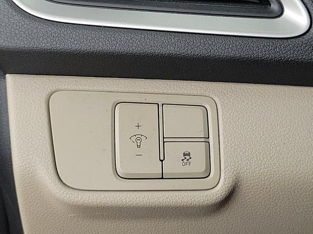 Photo of 2021 Red Hyundai Accent